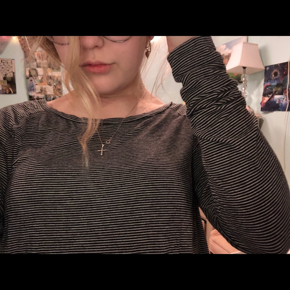 AEO b&w striped long sleeve tee